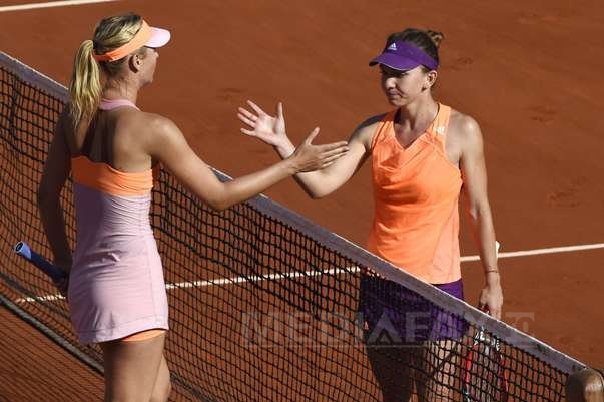 Imaginea articolului Turneul Campioanelor: Simona Halep pierde în faţa Mariei Şarapova, scor 4-6, 4-6, în Grupa Roşie