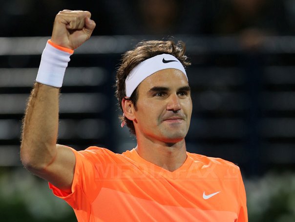 Imaginea articolului Roger Federer l-a învins pe Novak Djokovici şi s-a calificat în semifinale la Turneul Campionilor