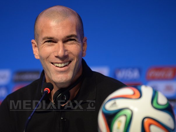 Imaginea articolului Zinedine Zidane, numit oficial antrenor la Real Madrid în locul lui Rafa Benitez
