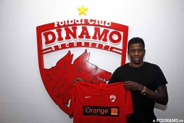 Imaginea articolului Dinamo l-a transferat pe mijlocaşul camerunez Ekeng