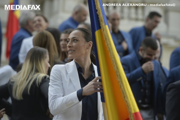 Imaginea articolului Cătălina Ponor: Vineri noapte voi purta drapelul României. Este un vis îndeplinit