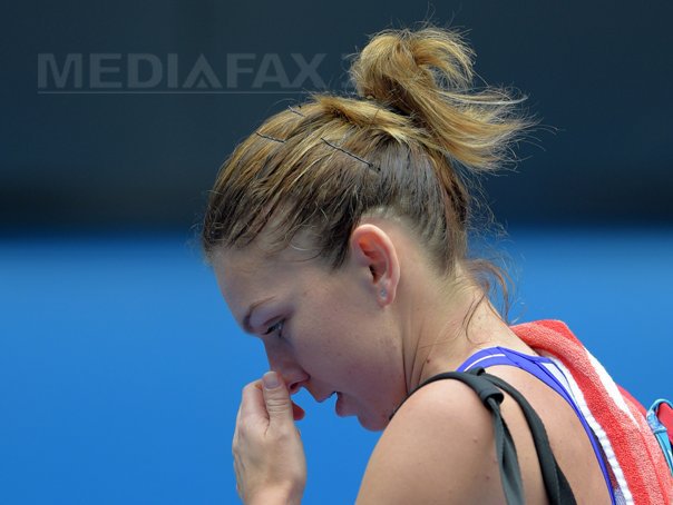 Imaginea articolului Simona Halep a abandonat meciul cu Ekaterina Makarova din sferturile turneului de la Washington