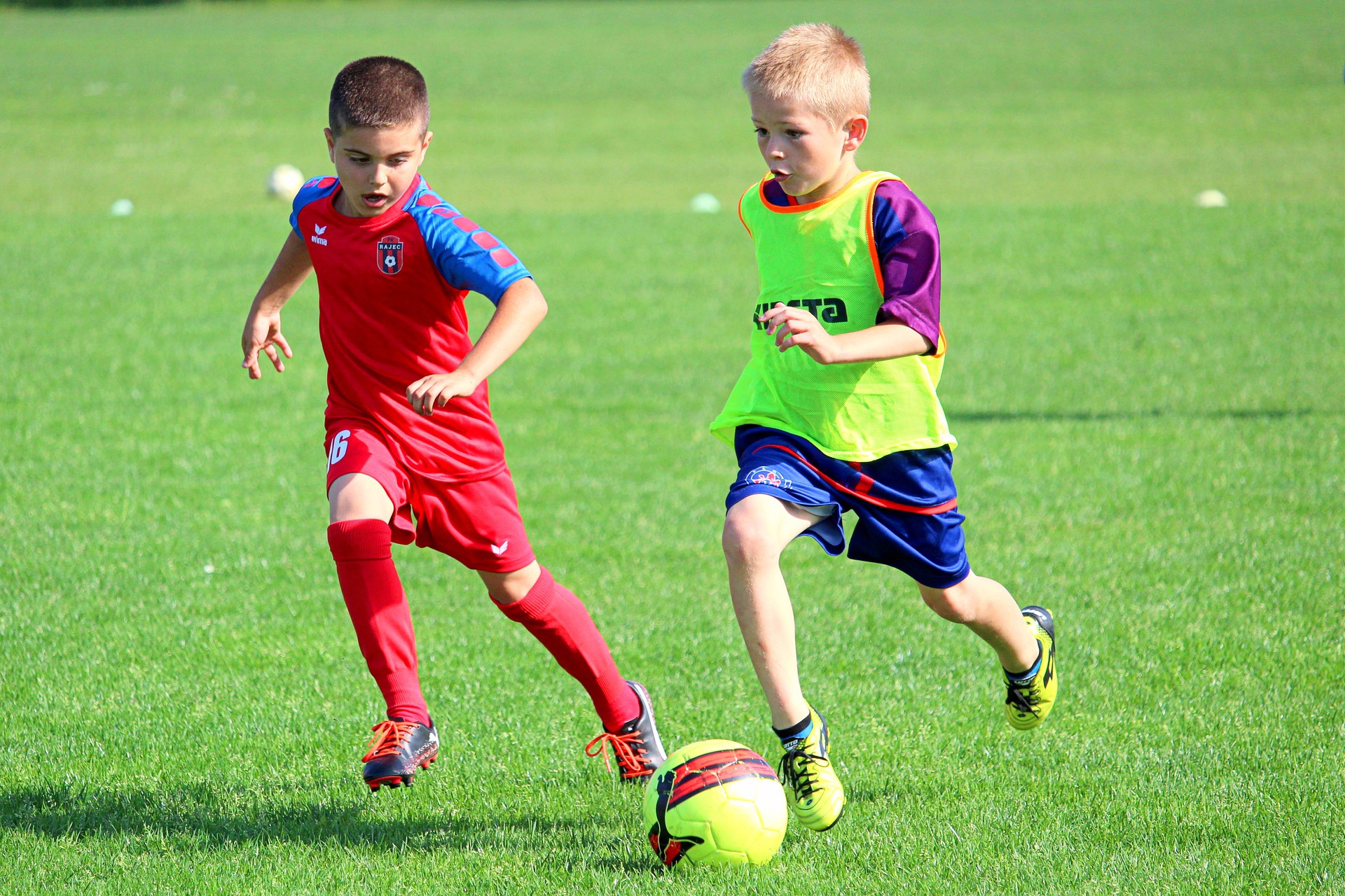 Trend Children's day Stab Investiţiile în sport, descurajate de legislaţie. Peste 90% din finanţarea  domeniului este asigurată de statul român