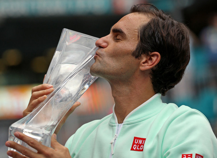 Imaginea articolului Moment istoric pentru Roger Federer. Elveţianul doboară recordul lui Agassi şi devine jucătorul care a stat cel mai mult în top 10 ATP