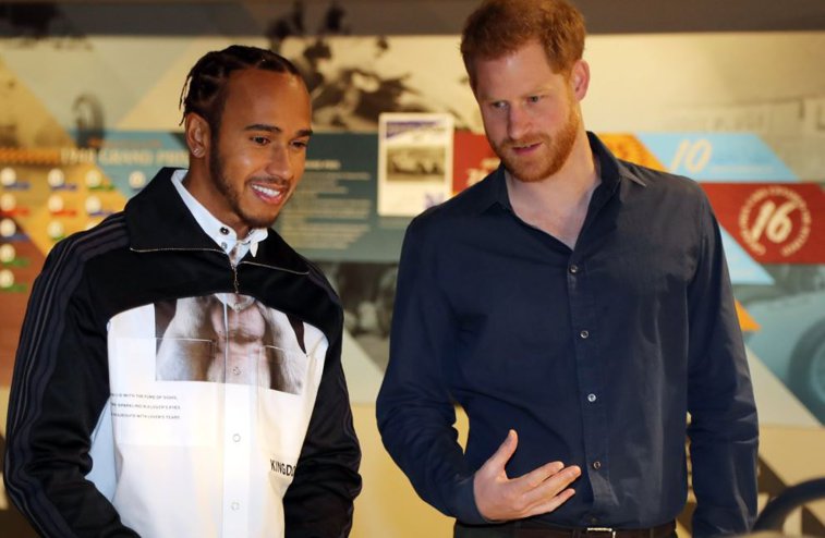 Imaginea articolului FOTO: Lewis Hamilton şi prinţul Harry au inaugurat un muzeu la circuitul de la Silverstone