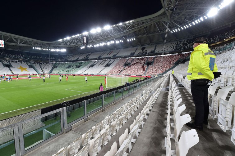 Imaginea articolului Inter Milano suspendă întreaga activitate a tuturor echipelor de juniori 