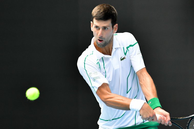 Imaginea articolului VIDEO | Novak Djokovic a fost descalificat de la US Open după ce a lovit o arbitră cu mingea/ Liderul mondial şi-a cerut scuze