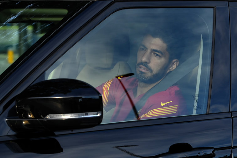 Imaginea articolului Suarez în lacrimi după despărţirea de Barcelona. Atacantul uruguayan va semna un nou contract pentru doi ani cu Atletico Madrid