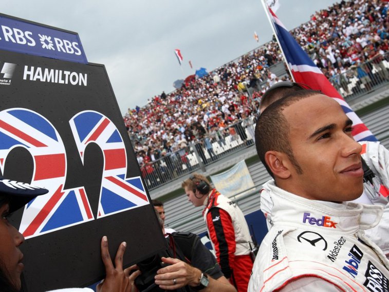 Imaginea articolului Lewis Hamilton a făcut istorie în cursa de Formula 1