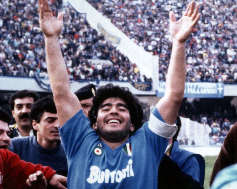 Imaginea articolului Povestea lui Maradona: Drogurile, Mâna lui Dumnezeu şi Golul secolului. De la limita sărăciei, pe cele mai înalte culmi ale fotbalului