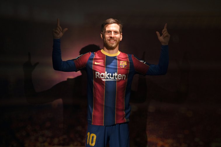 Imaginea articolului Muzeul din Barcelona a inaugurat noua statuie de ceară dedicată lui Leo Messi. Fanii s-au amuzat pe seama deosebirilor dintre sportiv şi operă