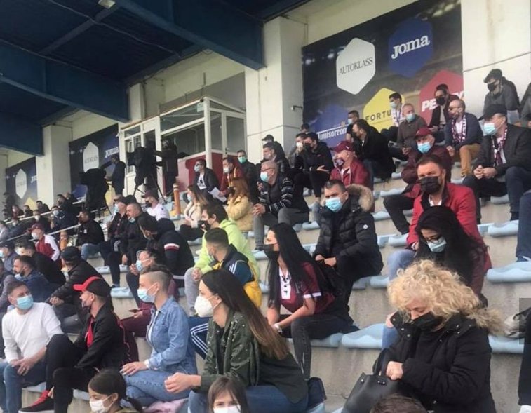 Imaginea articolului Ce riscă Rapid după ce fanii au intrat pe stadion la meciu cu CS Mioveni. Precizările Federaţiei Română de Fotbal