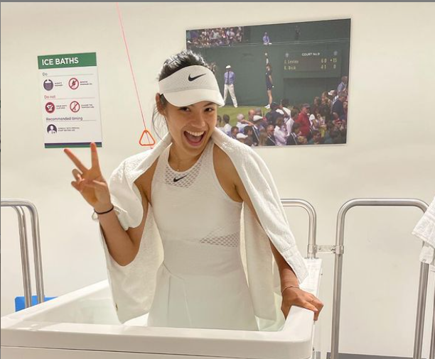 Imaginea articolului Cine este Emma Răducanu, noua promisiune a tenisului feminin mondial? Adolescenta face furori la Wimbledon