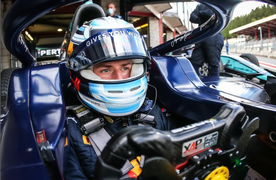 Juri Vips, pilotul junior al lui Red Bull, va debuta în sesiunile de antrenament de la Barcelona
