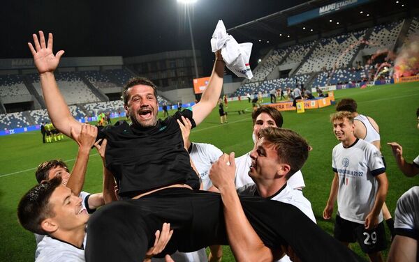 Cristi Chivu, campione italiano.  L’Inter ha battuto la Roma 2-1 dopo 120 minuti