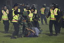 Imaginea articolului FRF condamnă incidentul din Indonezia: O zi tristă pentru fotbalul mondial
