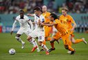 Imaginea articolului Jucătorii naţionalei Ţărilor de Jos le-au dat lecţii de "fotbal european" americanilor cu un scor de 3-1 la Cupa Mondială 