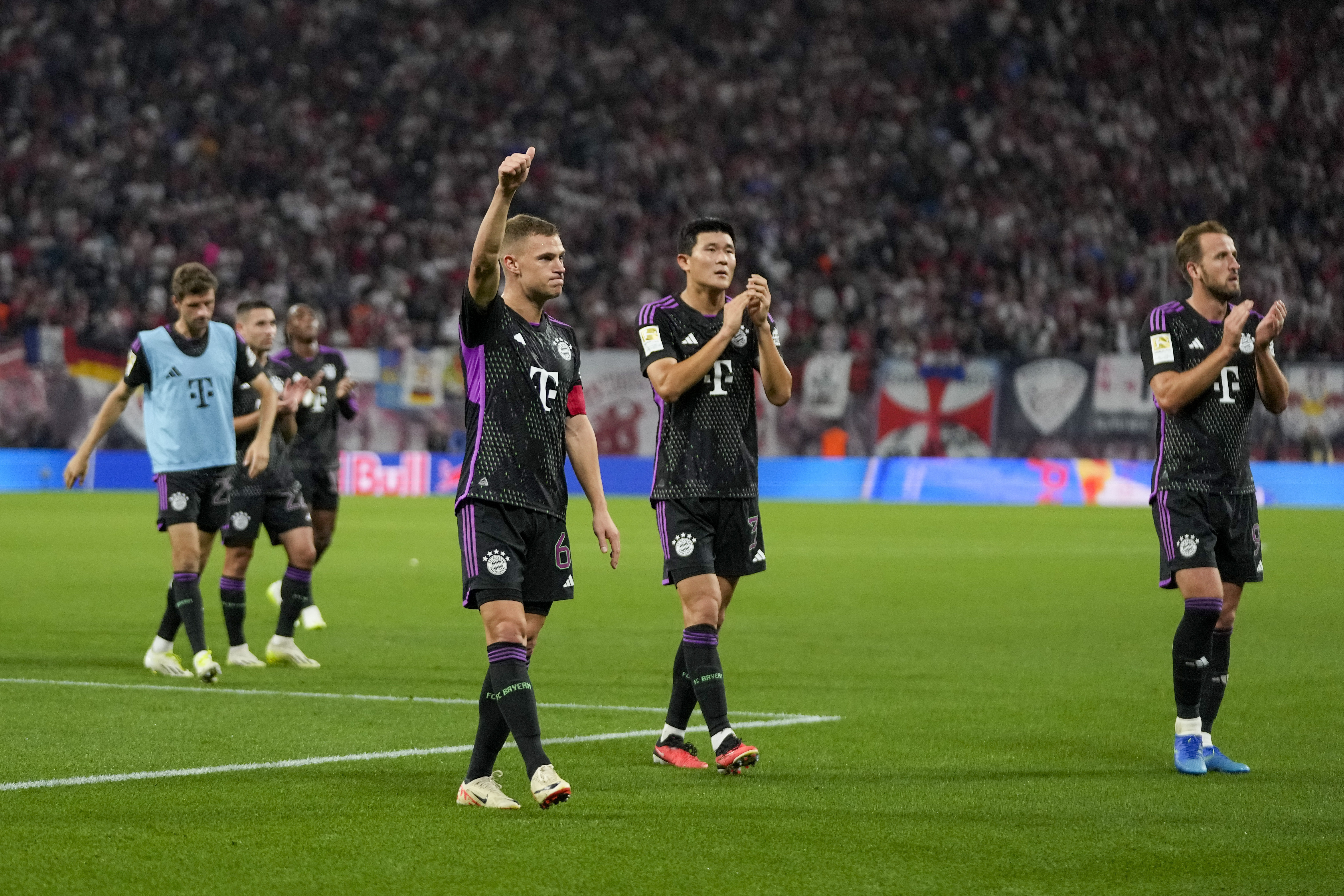 Bayern reuşeşte o revenire în remiza 2-2 cu Leipzig, dar coboară pe locul trei