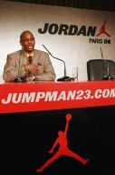 Imaginea articolului Averea lui Michael Jordan ajunge la 3 miliarde de dolari. Primul sportiv în top 400 bogaţi din SUA