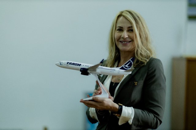 Aeronava TAROM care îi va duce pe sportivii români la Jocurile Olimpice poartă numele Nadia Comăneci|EpicNews