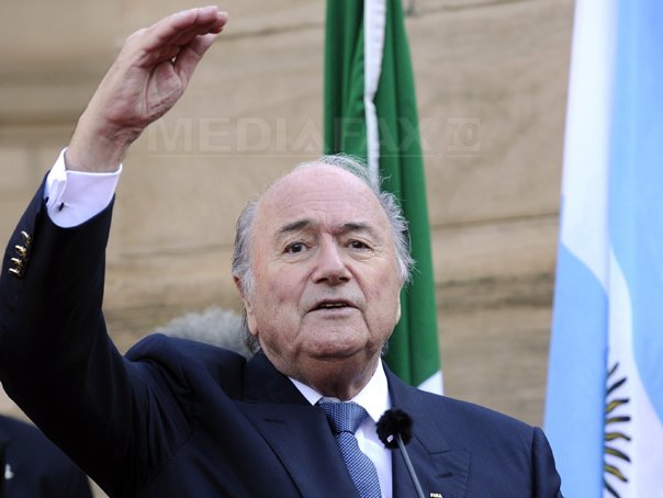 Imaginea articolului Blatter regretă erorile de arbitraj şi va lua în discuţie analiza probei video