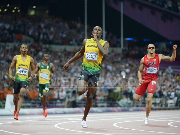 Imaginea articolului Cel mai rapid fotbalist din lume! Cum se descurcă Usain Bolt cu mingea - VIDEO