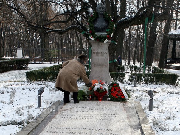Imaginea articolului ZIUA CULTURII NAŢIONALE: Evenimentele organizate la împlinirea a 163 de ani de la naşterea lui Mihai Eminescu