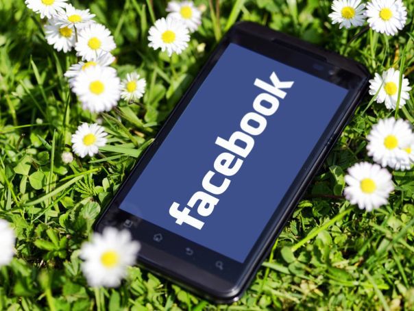 Imaginea articolului Facebook modifică din nou aplicaţia pentru telefoane mobile. Ce schimbări va aduce noua versiune