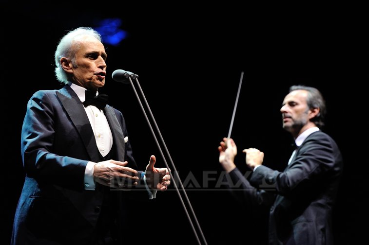 Imaginea articolului Ultimul concert al lui José Carreras în Bucureşti. "Ave Maria", omagiul adus de tenor victimelor din clubul Colectiv - FOTO