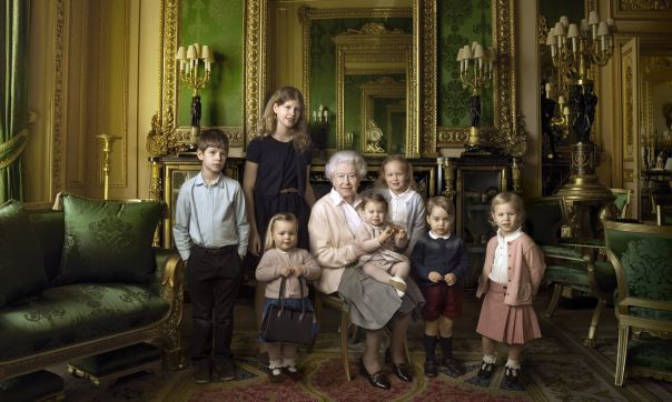 Imaginea articolului Regina Elisabeta a II-a Regatului Unit al Marii Britanii şi Irlandei de Nord împlineşte 90 de ani - FOTO/ VIDEO