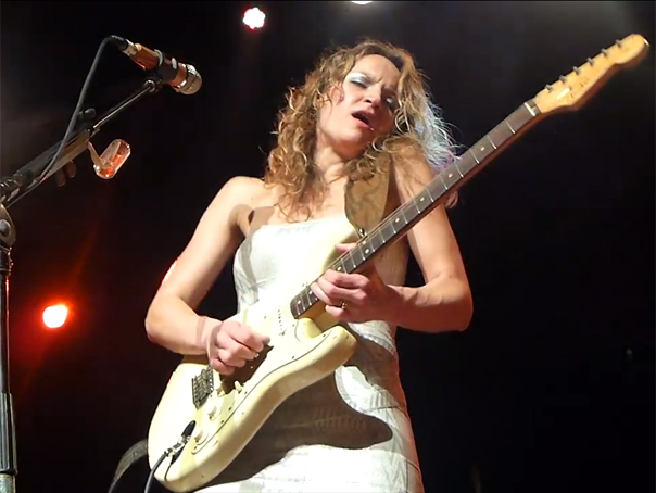Imaginea articolului Concertul Anei Popović, supranumită "Jimi Hendrix în variantă feminină", are loc luni, 23 mai, la TNB - VIDEO