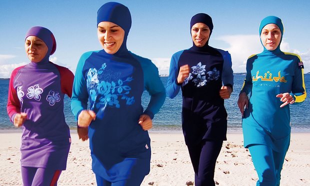 Imaginea articolului Aheda Zanetti: "Am creat costumul burkini pentru a le da femeilor libertate, nu pentru a le-o răpi". Ce spune despre interdicţia de pe plajele din Franţa - VIDEO