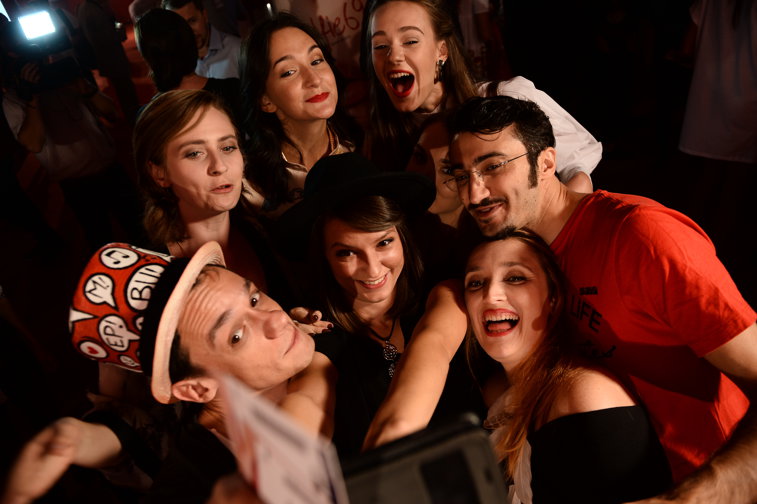 Imaginea articolului "#Selfie69", un film fresh, cool, tineresc, de văzut cu prietenii. Pavel Bartoş: Sunt impresionat! - FOTO, VIDEO
