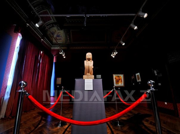Imaginea articolului Ministrul Culturii, Corina Şuteu, anunţă că sculptura "Cuminţenia Pământului" va fi găzduită de Muzeul Satului. "Nu înseamnă că va fi accesibilă doar bucureştenilor, urmând să fie expusă în muzee de artă, galerii"