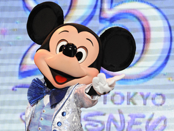 Imaginea articolului Mickey Mouse împlineşte vineri 88 de ani - VIDEO