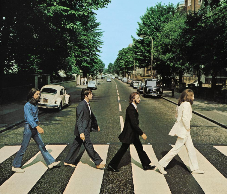 Imaginea articolului Ascultă SMART RADIO. Abbey Road este invadat de fanii formaţiei Beatles la 50 de ani de la lansarea albumului omonim