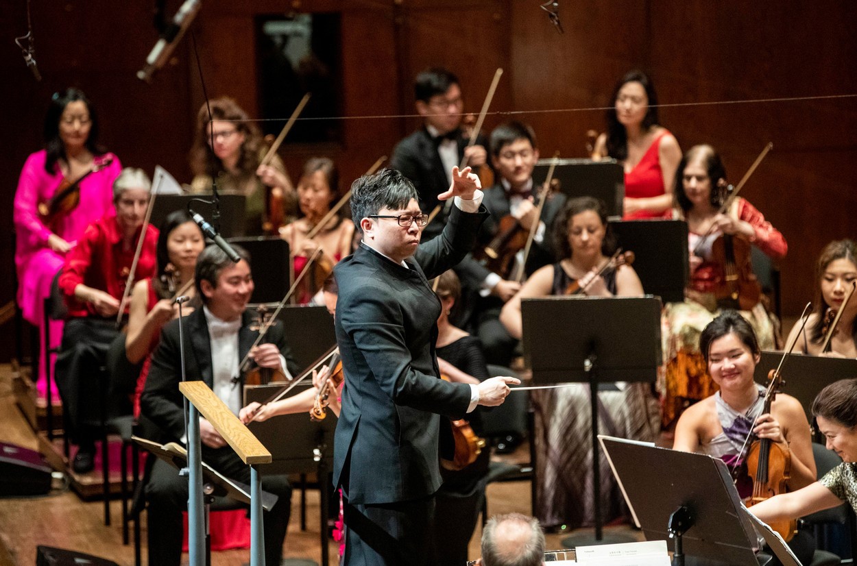 Primul muzician asiatic care a câştigat competiţia de dirijat ”Gustav Mahler”, invitat la Sala Radio