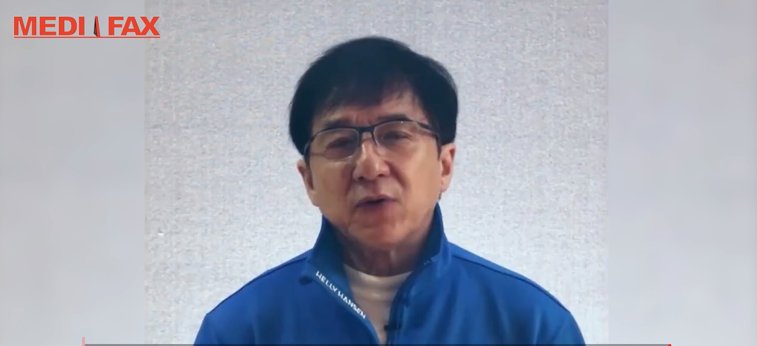 Imaginea articolului Jackie Chan le cere fanilor să respecte măsurile de carantină | VIDEO