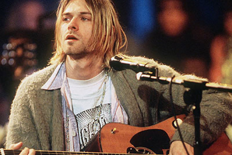 Imaginea articolului Preţ record! Suma uriaşă pentru care a fost vândută o chitară care i-a aparţinut lui Kurt Cobain 