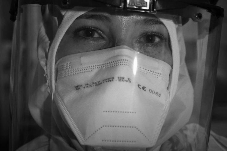 Imaginea articolului Eforturile medicilor, în imagini. Cum arată o zi de muncă din viaţa lor pe timp de pandemie?