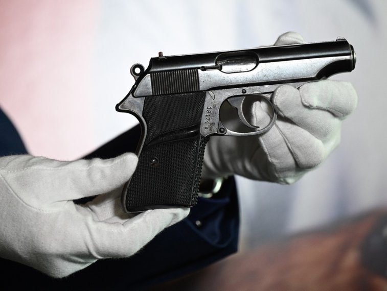 Imaginea articolului Pistolul din filmul James Bond „Dr. No” a fost vândut. Preţul a crescut cu aproape 100.000 de dolari, după moartea actorului Sean Connery 