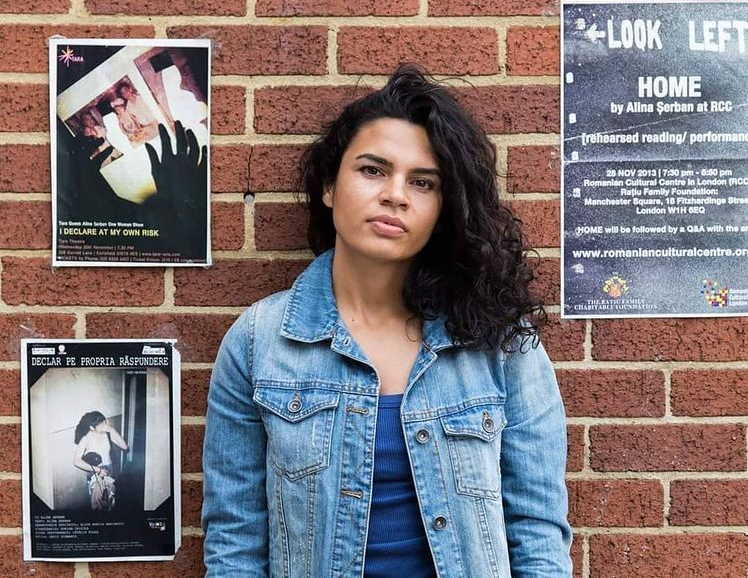 Imaginea articolului Actriţa Alina Şerban, o poveste spusă prin teatru: Complimentele nu anulează existenţa rasismului. „Sunt o Cenuşăreasă urbană”