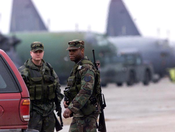 Soldaţi americani pe Aeroportul Mihail Kogâlniceanu