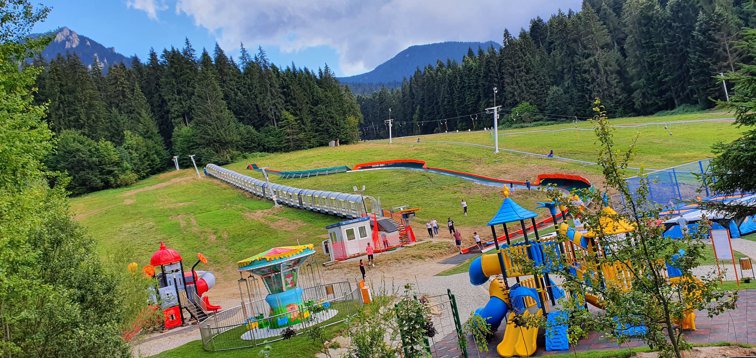 Imaginea articolului La un parc de distracţii din staţiunea montană Durău, te simţi ca în Austria