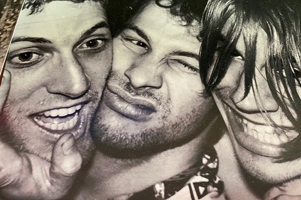 Imaginea articolului A murit chitaristul Jack Sherman de la Red Hot Chili Peppers. Cauzele decesului sunt necunoscute