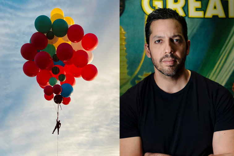 Imaginea articolului Moment de magie: iluzionistul David Blaine se ridică azi deasupra Pământului, atârnat de baloane cu heliu