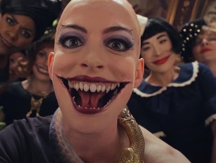Imaginea articolului Anne Hathaway trece de la prinţesă la vrăjitoare, în noul său film, ”The Witches”