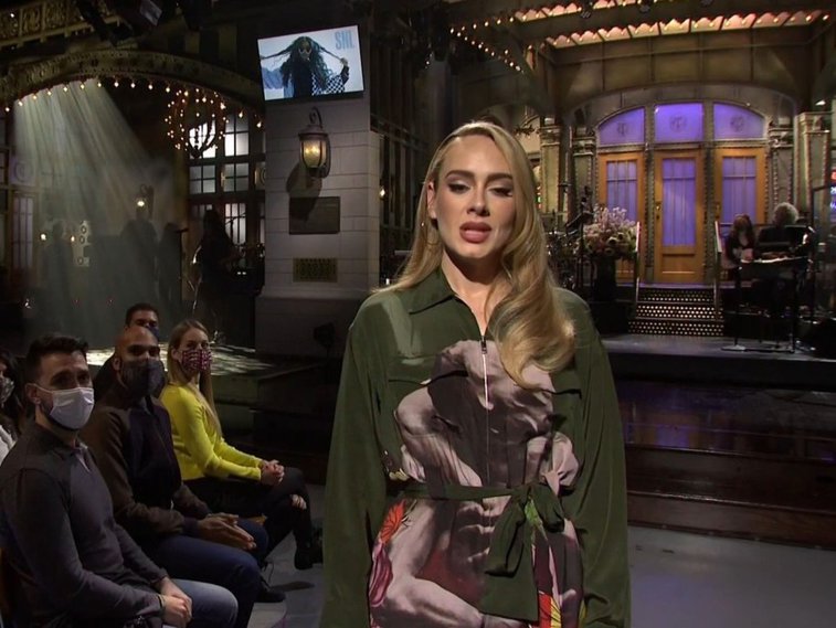 Imaginea articolului Cântăreaţa Adele a revenit în lumina reflectoarelor, la emisiunea Saturday Night Live