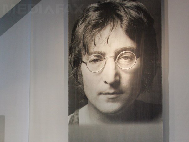 Imaginea articolului În urmă cu 40 de ani, John Lennon de la Beatles era asasinat