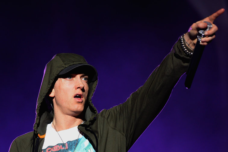Imaginea articolului Eminem le răspunde celor care au determinat interzicerea melodiei „Love the way you lie” pe TikTok